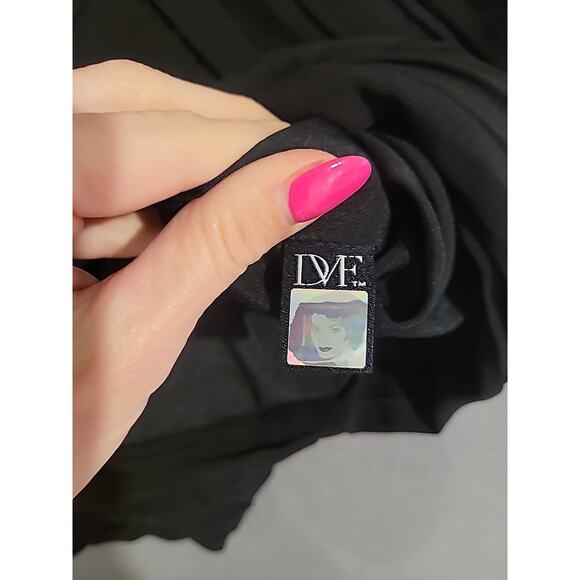 DVF Diane von Furstenberg Black Celia Dress Sz 6 Twist Pleated Chiffon GUC - Picture 7 of 12